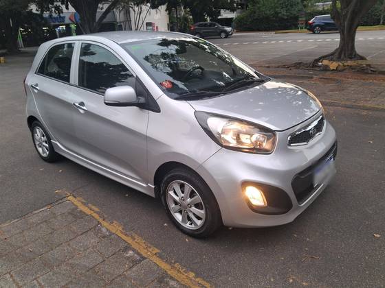 KIA PICANTO 1.0 EX 12V FLEX 4P MANUAL KIA PICANTO 1.0 EX 12V FLEX 4P MANUAL